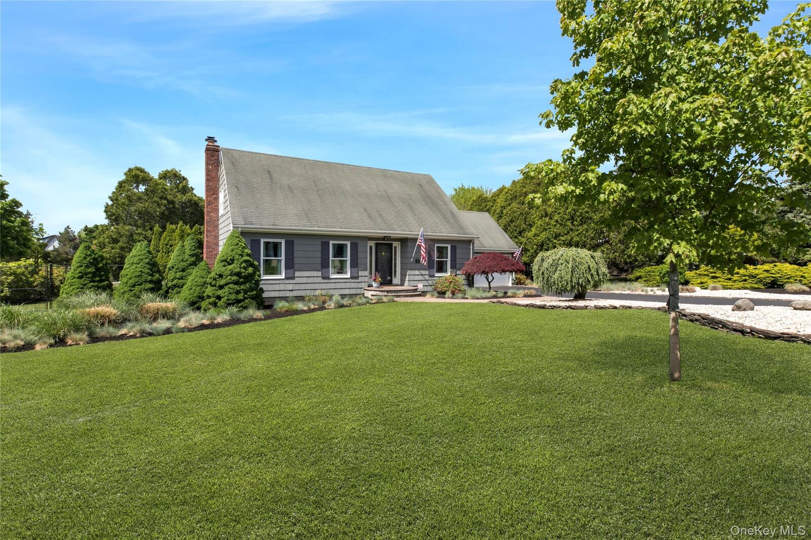 Property Photo:  450 Maple Lane  NY 11944 