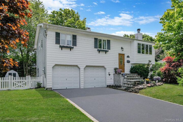 Property Photo: 103 Stephen Road NY 11705