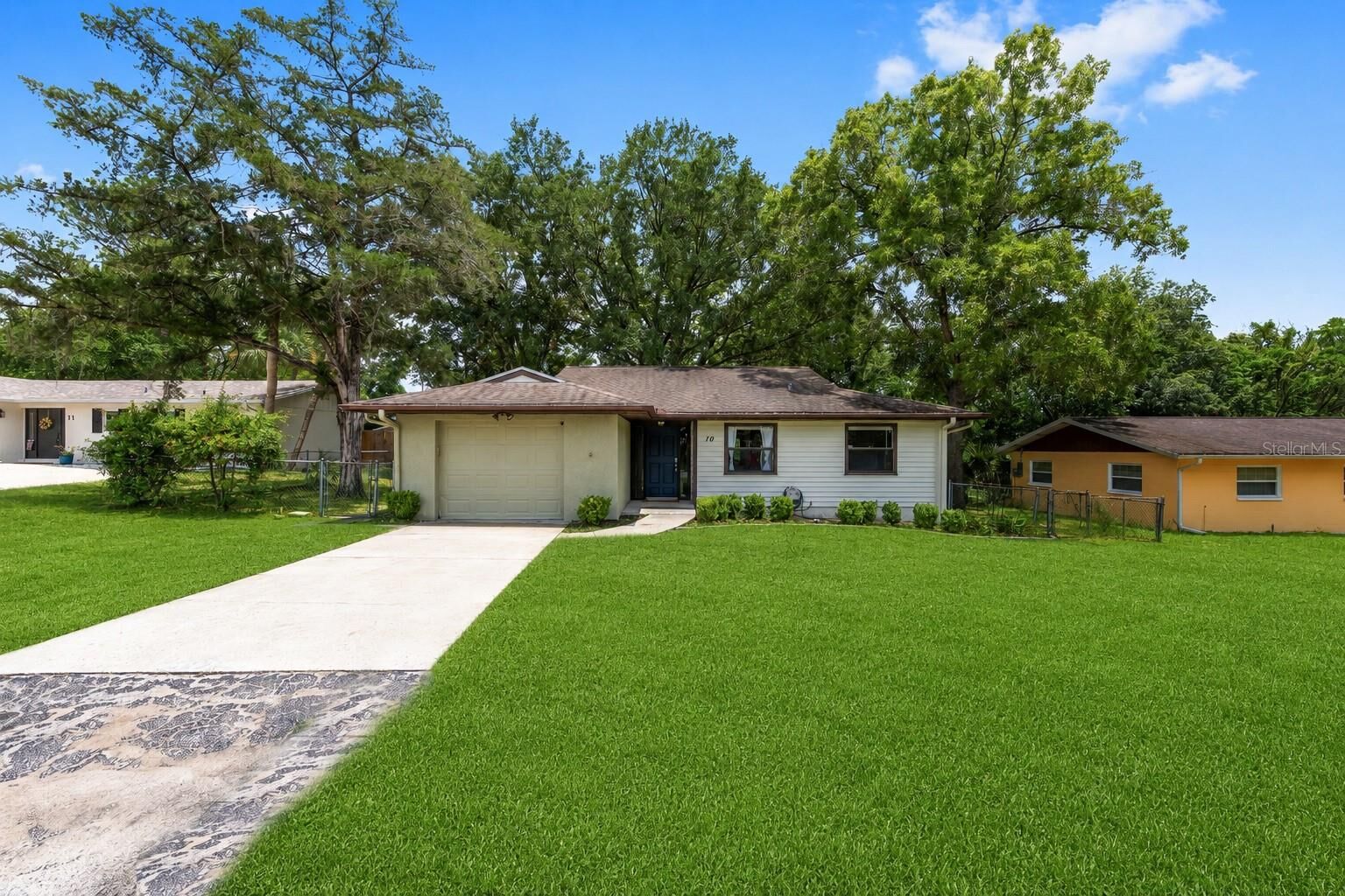 Property Photo:  10 Silver Drive  FL 34472 