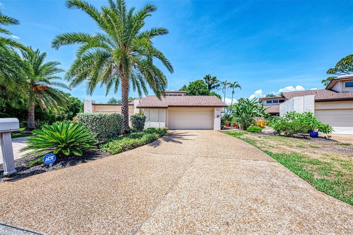 Property Photo:  5903 La Vista Lane  FL 34210 