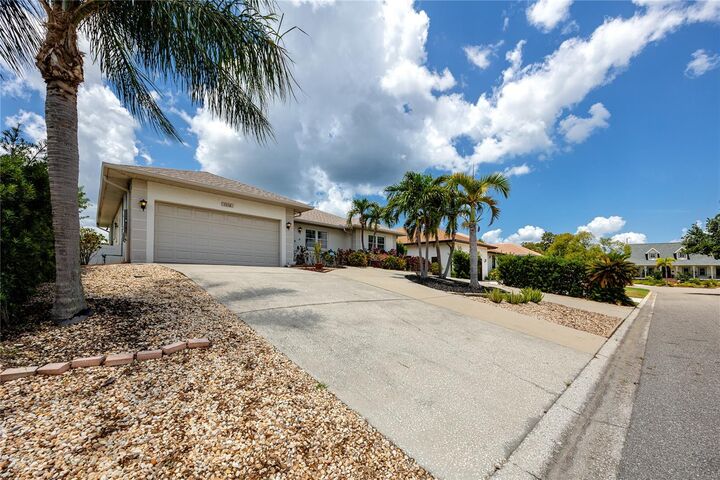 Property Photo:  1116 Kingfish Place  FL 33572 