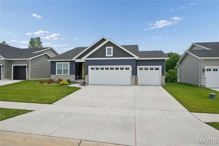 Property Photo: 976 Brookfield Chase Court MO 63031