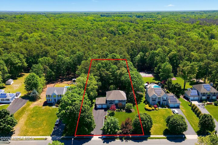 Property Photo:  618 Winterberry Boulevard  NJ 08527 