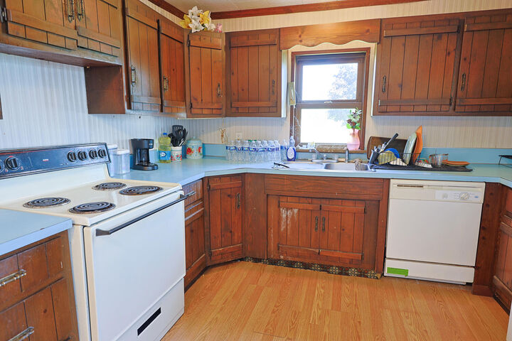 Property Photo: 812 E Yale Road MI 49452