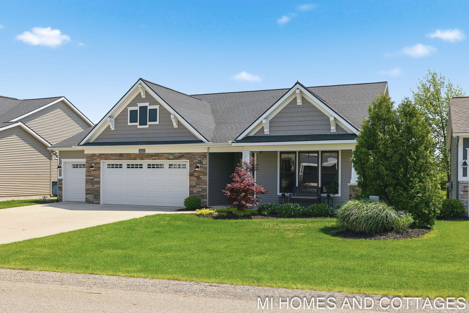 Property Photo: 14052 Phoenix Place MI 49424