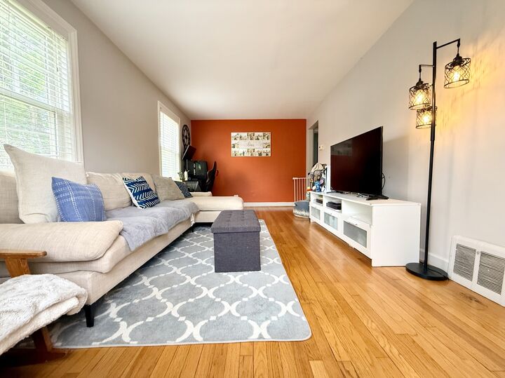 Property Photo: 416 N Main Street IL 60056