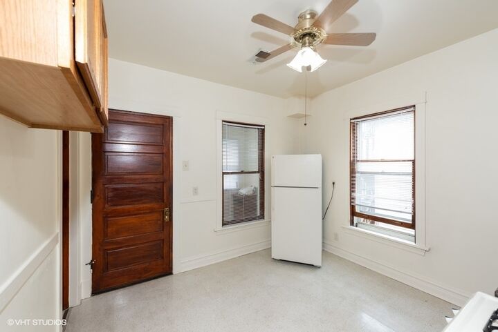 Property Photo: 4124 N Campbell Avenue 2 IL 60618