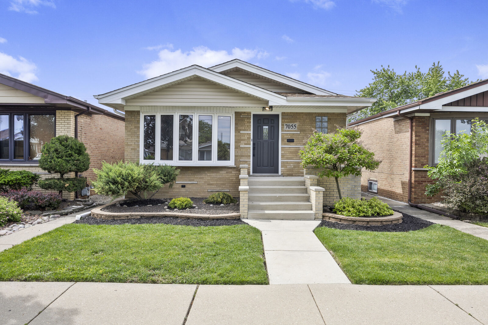 Property Photo:  7055 W 64th Street  IL 60638 