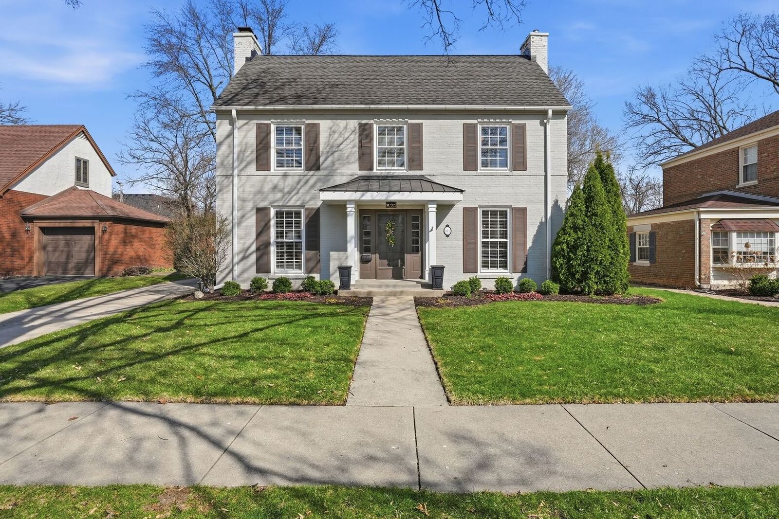 Property Photo:  171 S Fairview Avenue  IL 60126 
