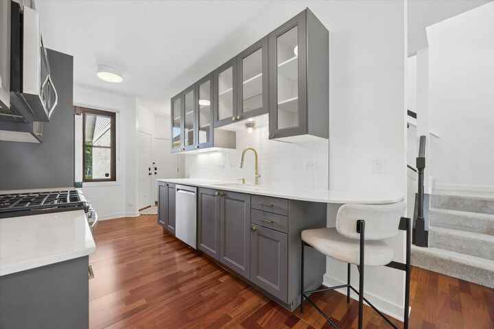 Property Photo:  1239 Tennyson Lane  IL 60540 