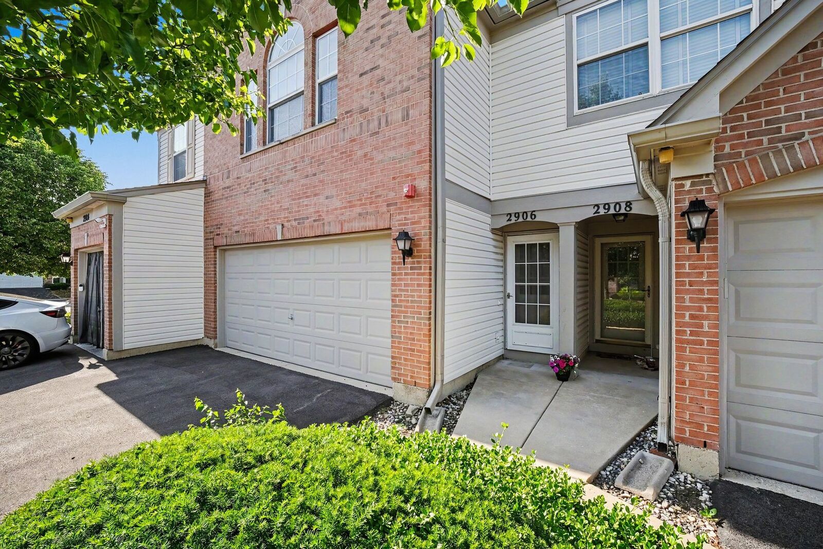 Property Photo: 2906 Stonewater Drive 2906 IL 60564