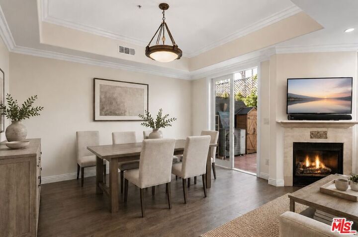 Property Photo:  1050 N Edinburgh Avenue 103  CA 90046 