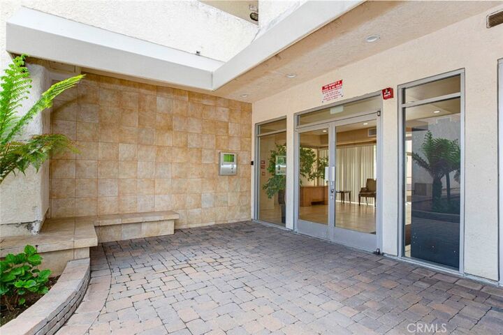 Property Photo:  5325 Newcastle Ave. 322  CA 91316 