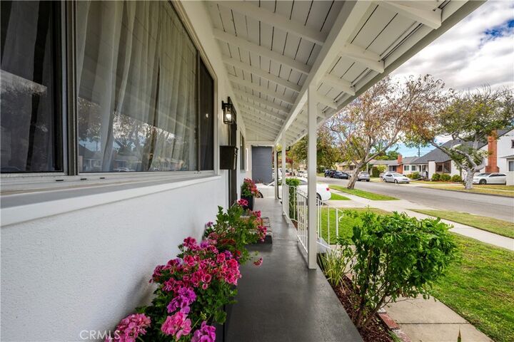 Property Photo:  6026 Oliva  CA 90712 