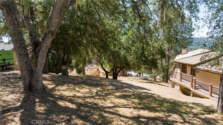 Property Photo:  2872 Saddle Way  CA 93426 