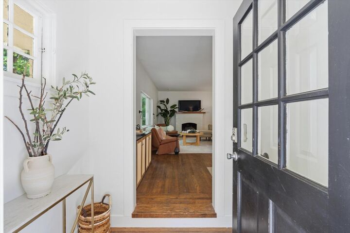 Property Photo:  5049 8th Avenue  CA 95820 
