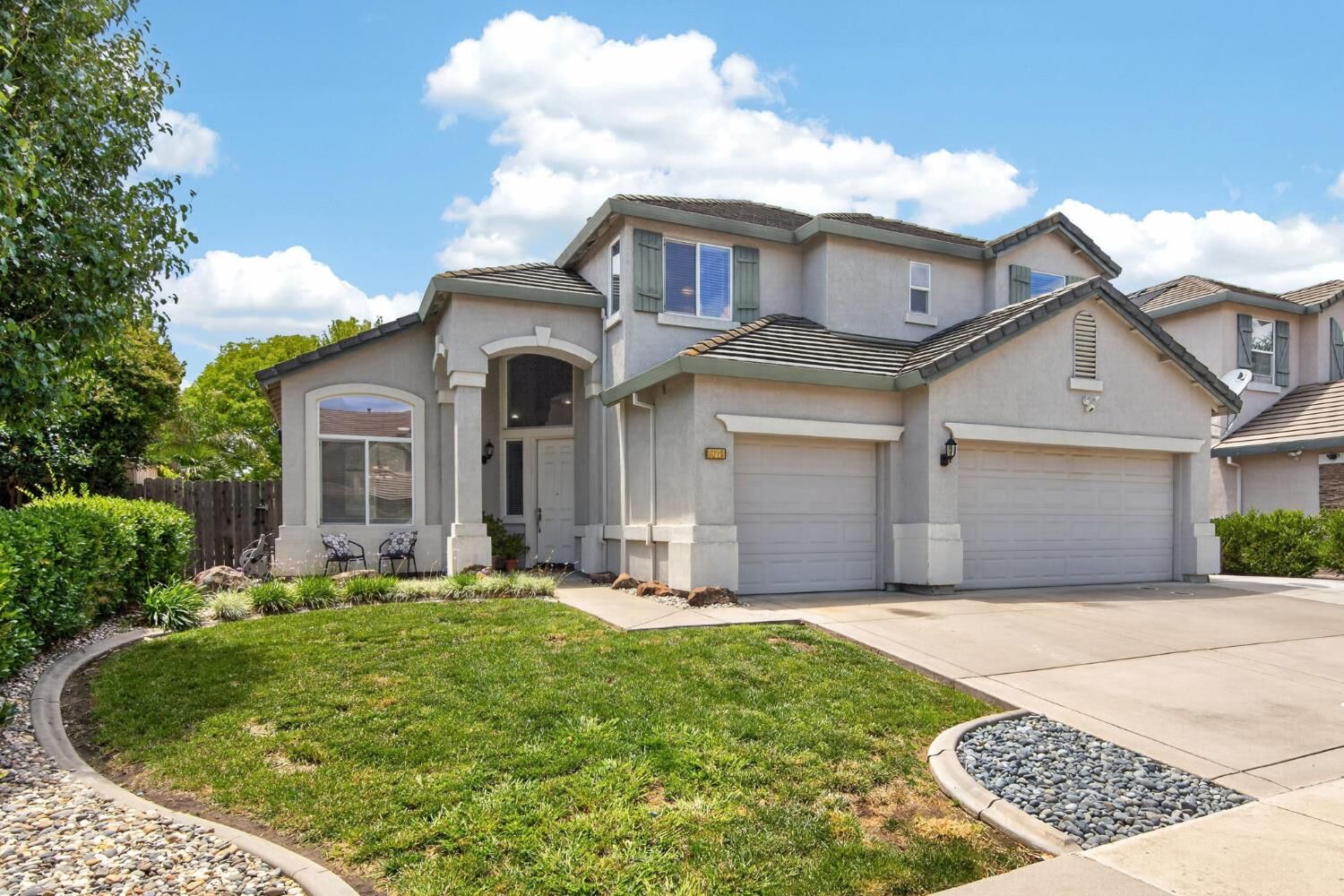 Property Photo: 10228 Jenny Lynn Way CA 95757