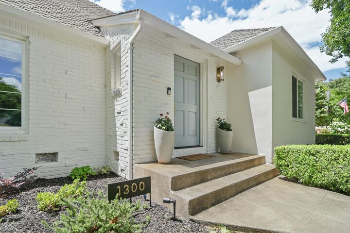Property Photo: 1300 Swanston Drive CA 95818