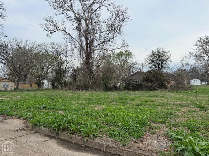 Property Photo:  615 E Johnson Street  AR 72370 