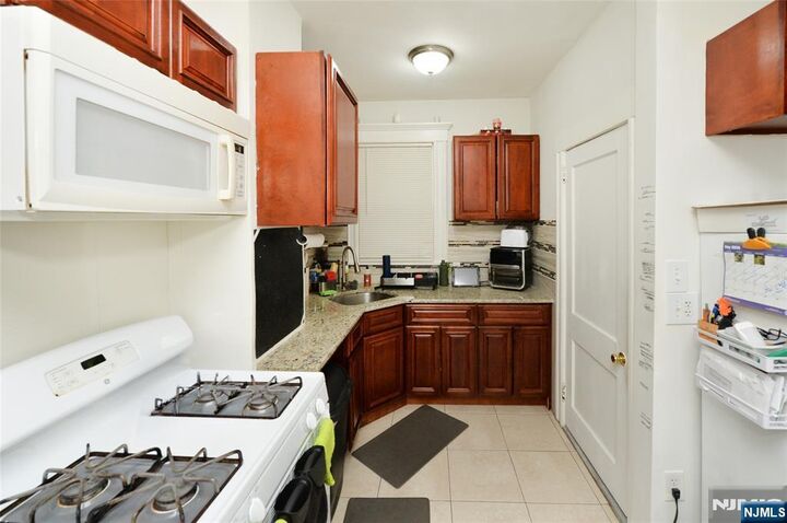 Property Photo:  6 May Street  NJ 07057 