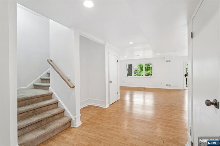 Property Photo:  304 Heights Drive 3  NJ 07508 