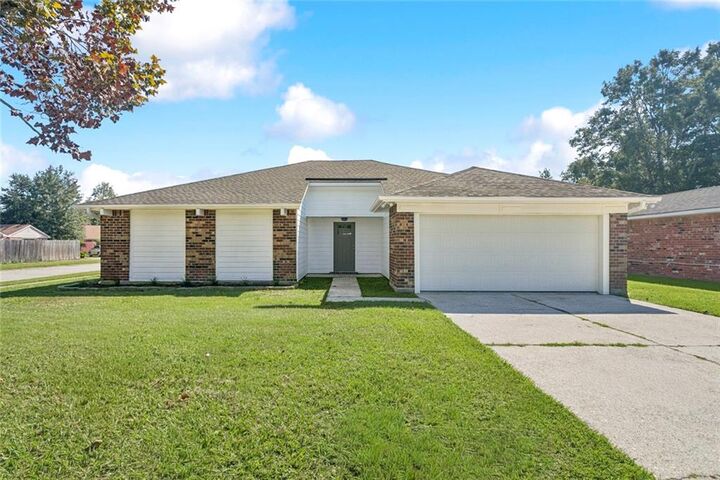 Property Photo: 109 Meredith Drive LA 70458