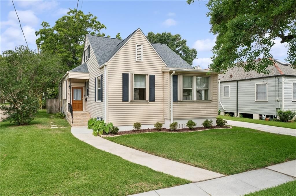 Property Photo:  512 Athania Parkway  LA 70001 