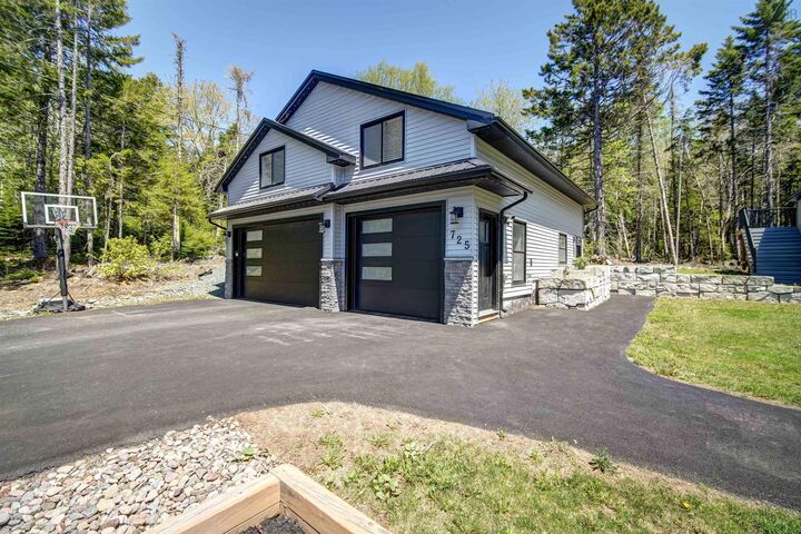 Property Photo: 723 McCabe Lake Drive Indigo Shores NS B4E 0N7