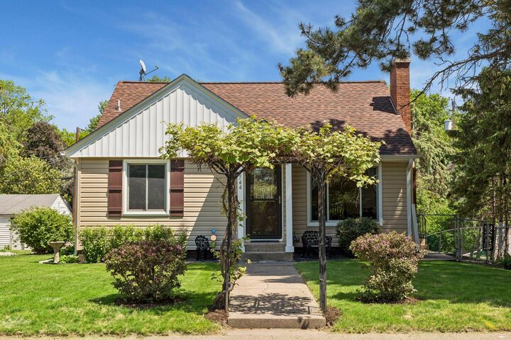 Property Photo:  2744 Zenith Avenue N  MN 55422 