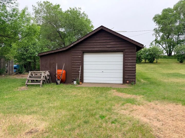 Property Photo:  1530 County Road 82 NW  MN 56308 