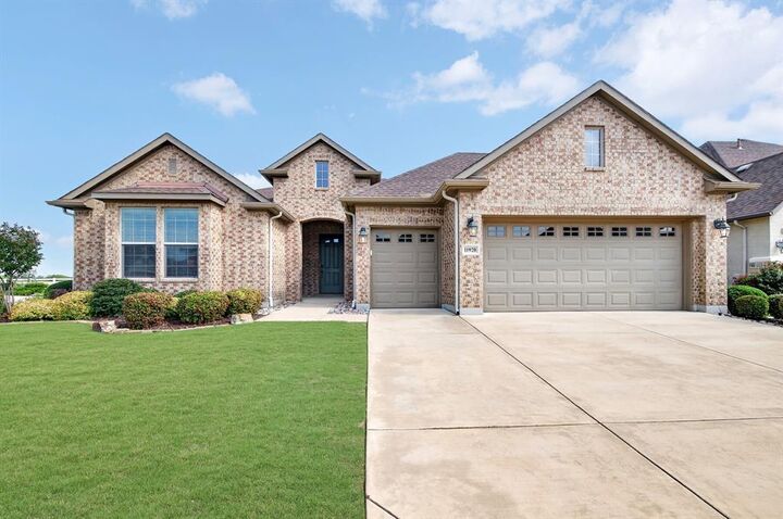 Property Photo: 11920 Cinnamon Drive TX 76207