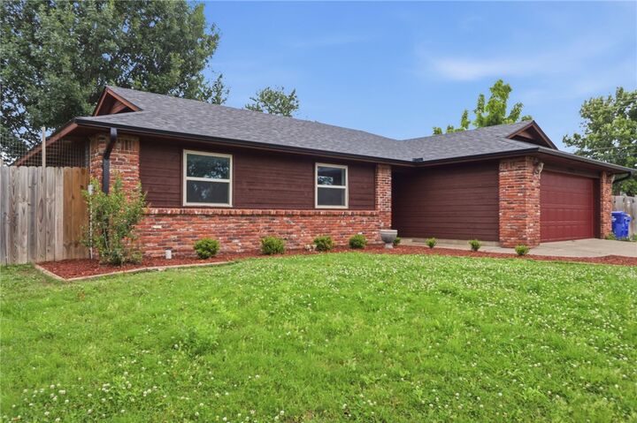 Property Photo:  1815 K Street  AR 72756 