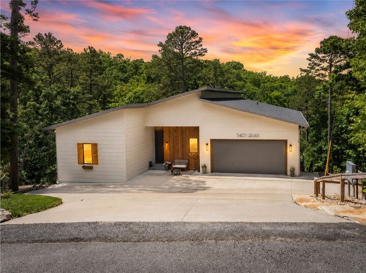 Property Photo:  37 Shropshire Drive  AR 72714 