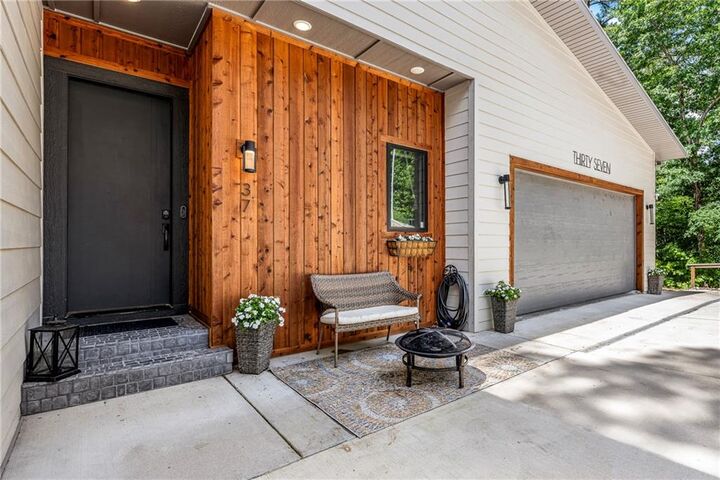 Property Photo: 37 Shropshire Drive AR 72714