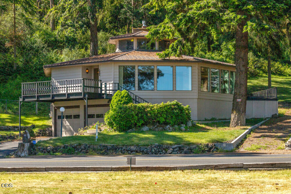 Property Photo:  1885 Lakeshore Drive  OR 97601 