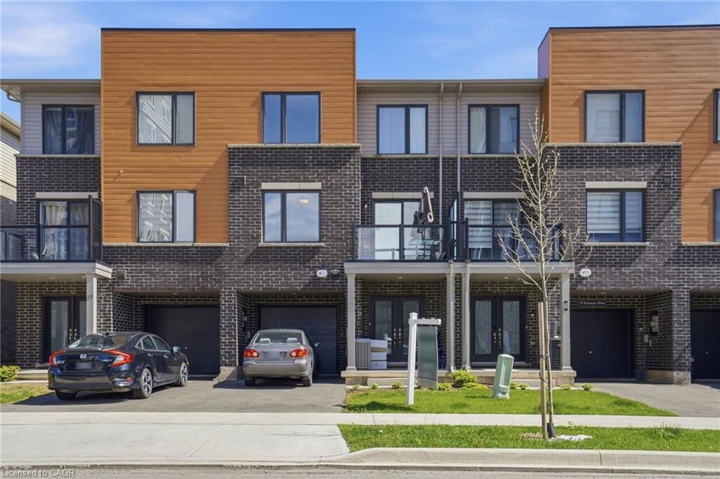 Property Photo: 19 Roxanne Drive 119 ON L8H 0B6