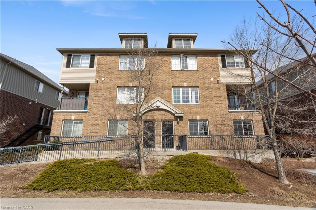 Property Photo:  950 Highland Road W 20  ON N2N 0A5 