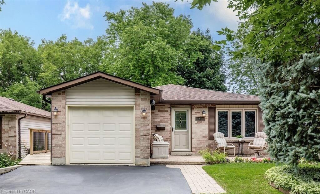 Property Photo:  21 Maitland Drive  ON L4M 5W1 