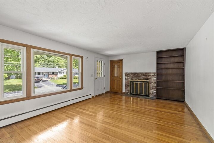 Property Photo:  12 Abbott Lane  MA 01824 