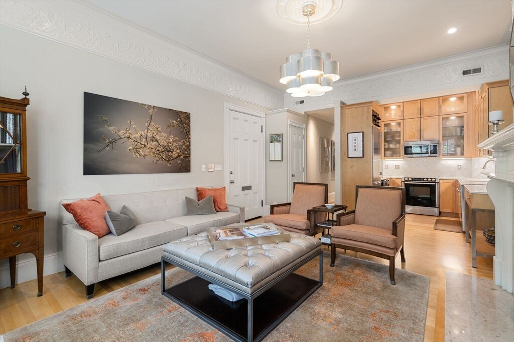 Property Photo: 395 Marlborough St 3 MA 02115