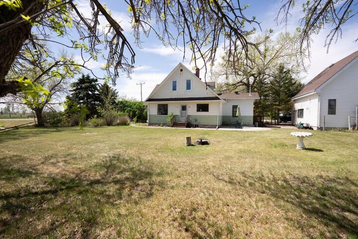 Property Photo:  5 4 Street  AB T0L 0R0 
