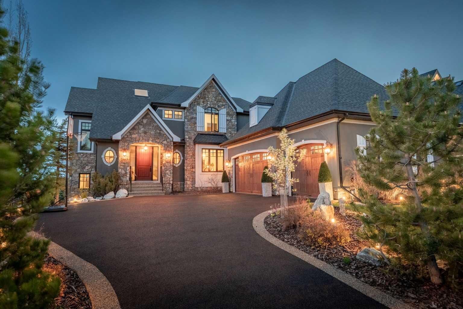 Property Photo: 11 Timberline Gate SW AB T3H 0W3