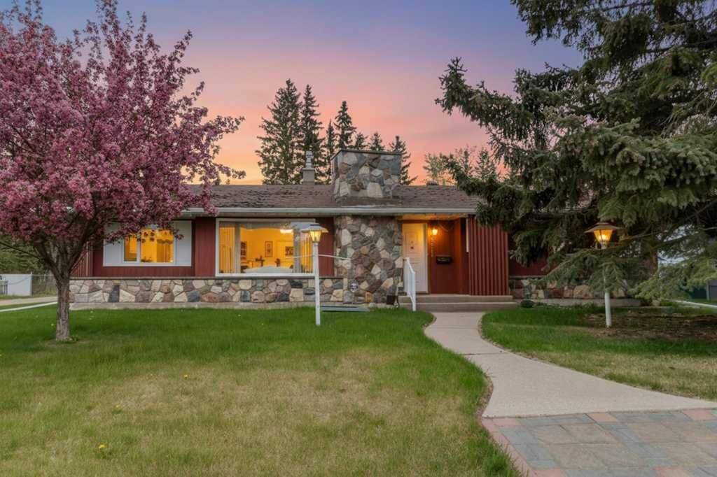 Property Photo: 3515 43A Avenue AB T4N 3E9