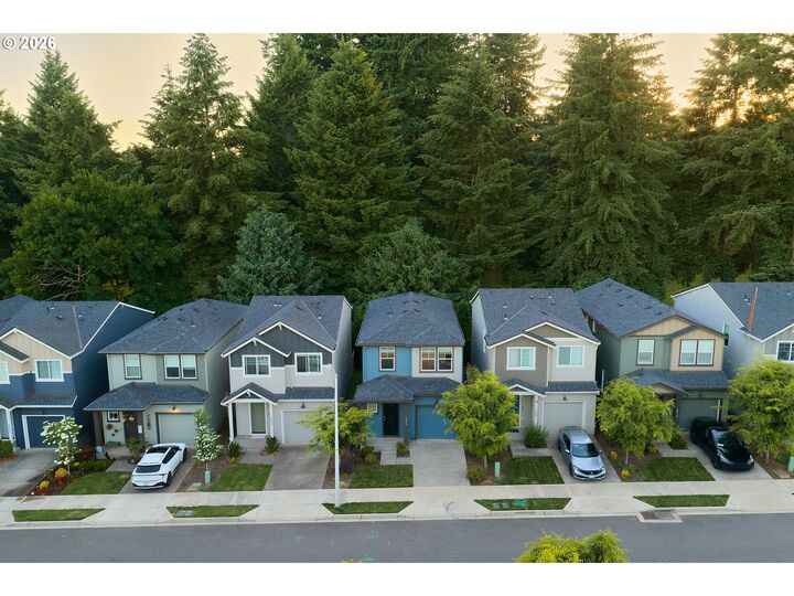 Property Photo:  5904 NE 80th Ct  WA 98662 