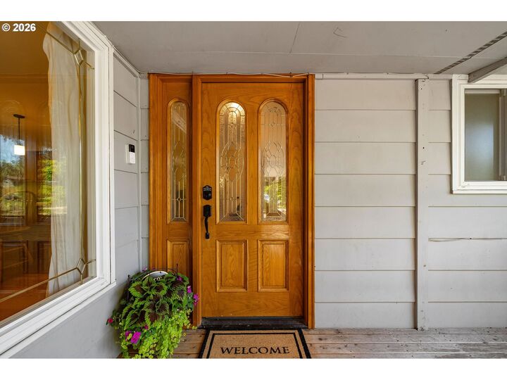 Property Photo:  2450 SW 178th Ave  OR 97003 