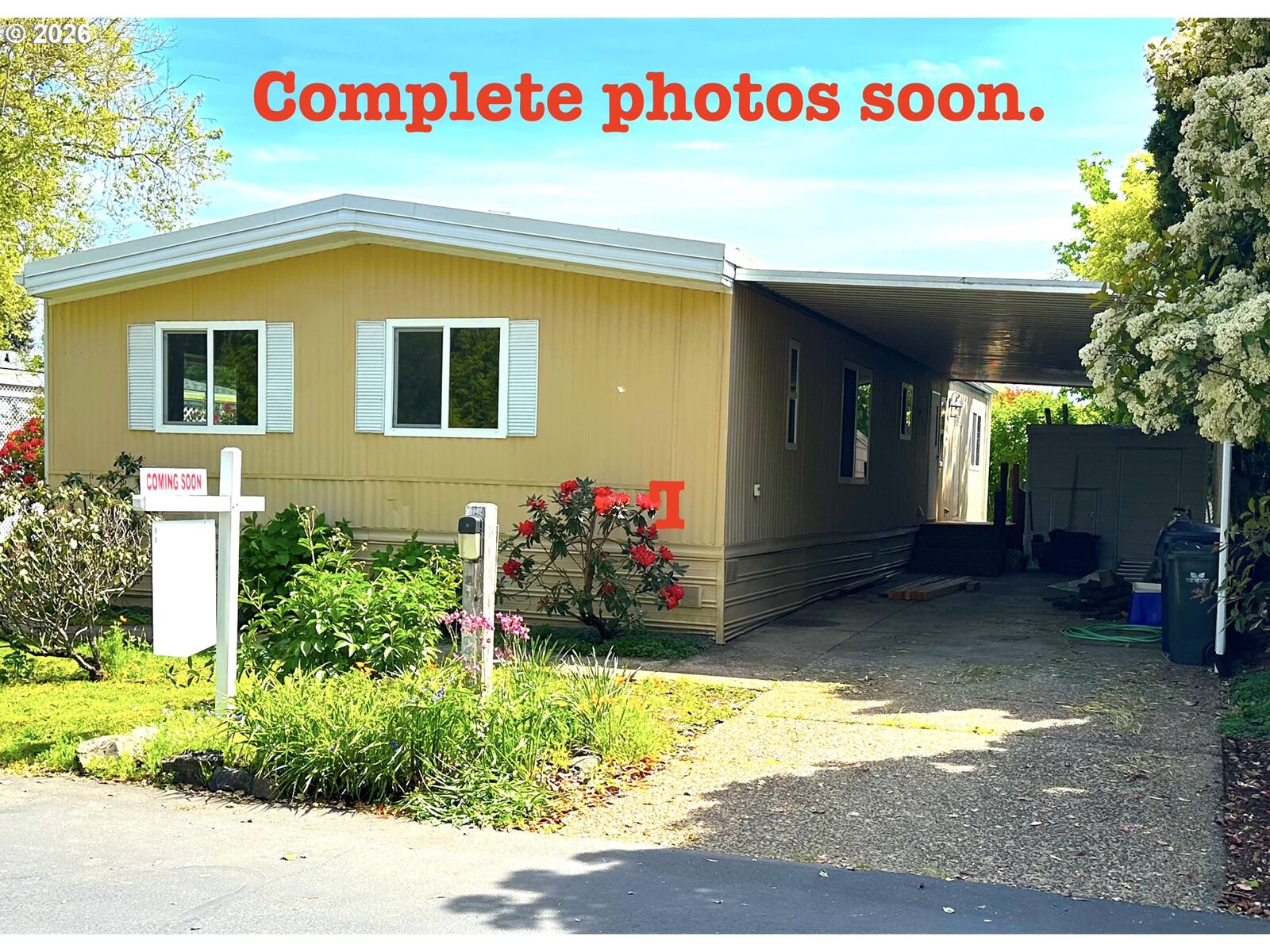Property Photo: 1400 Candlelight Dr 104 OR 97402