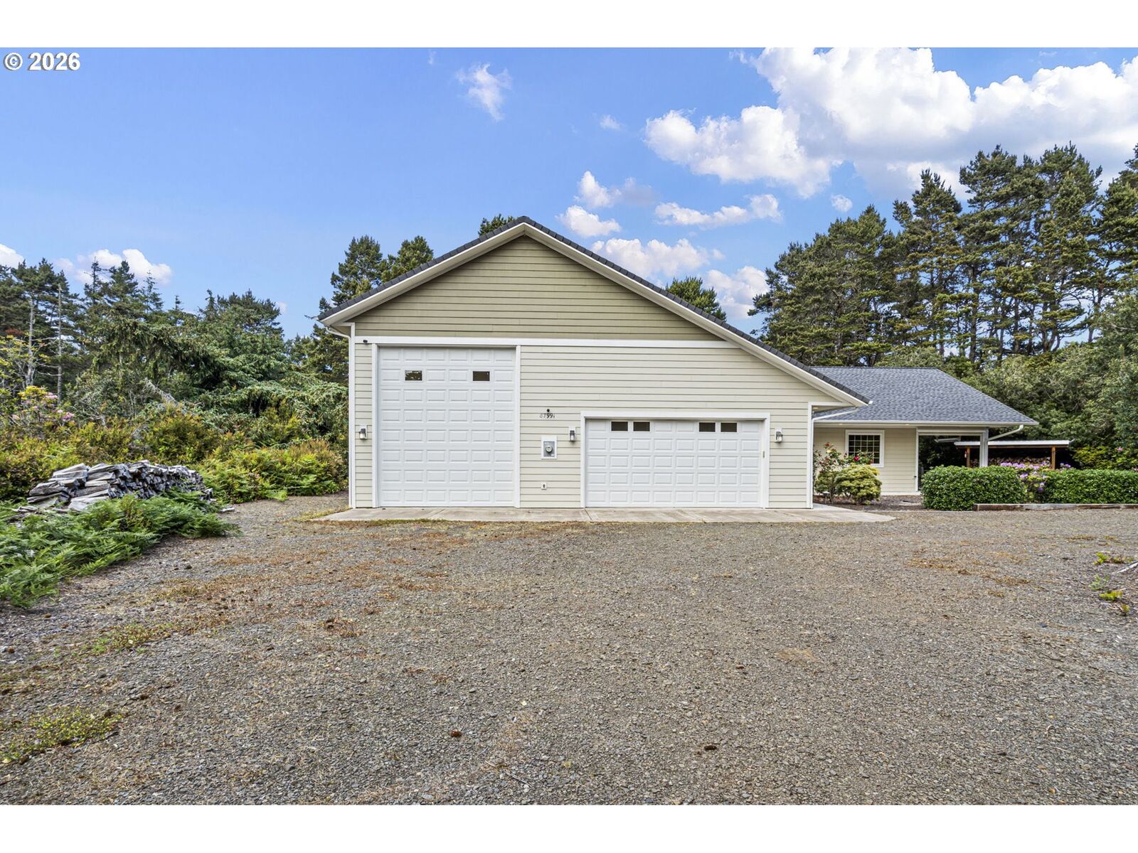 Property Photo:  87991 Woodlands Dr  OR 97439 