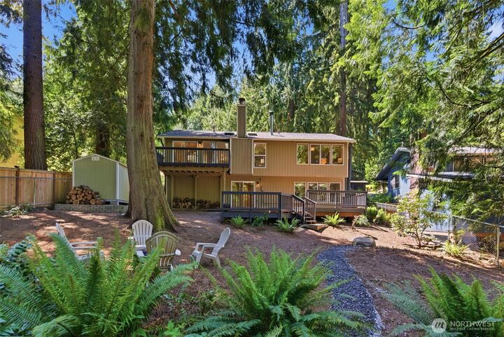 Property Photo:  895  Highwood Drive SW  WA 98027 