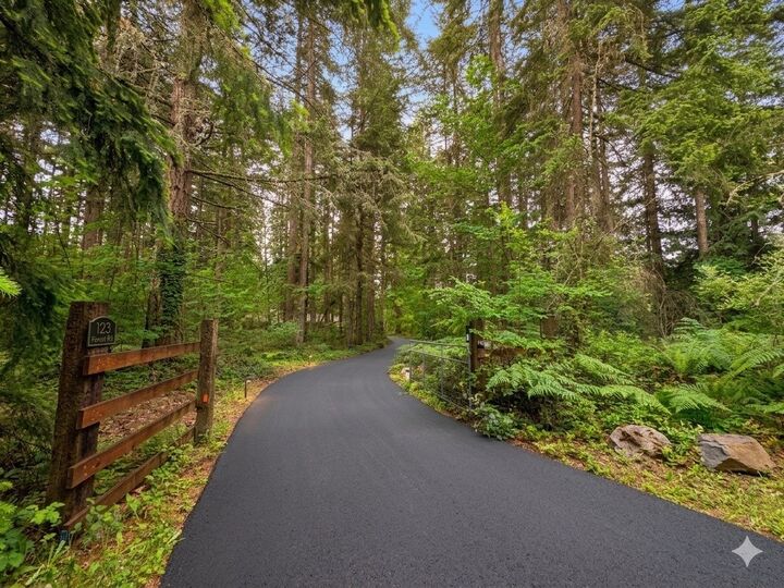 Property Photo:  19214  Patterson Road E  WA 98360 