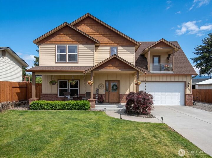 Property Photo: 104 35th Street NW WA 98802
